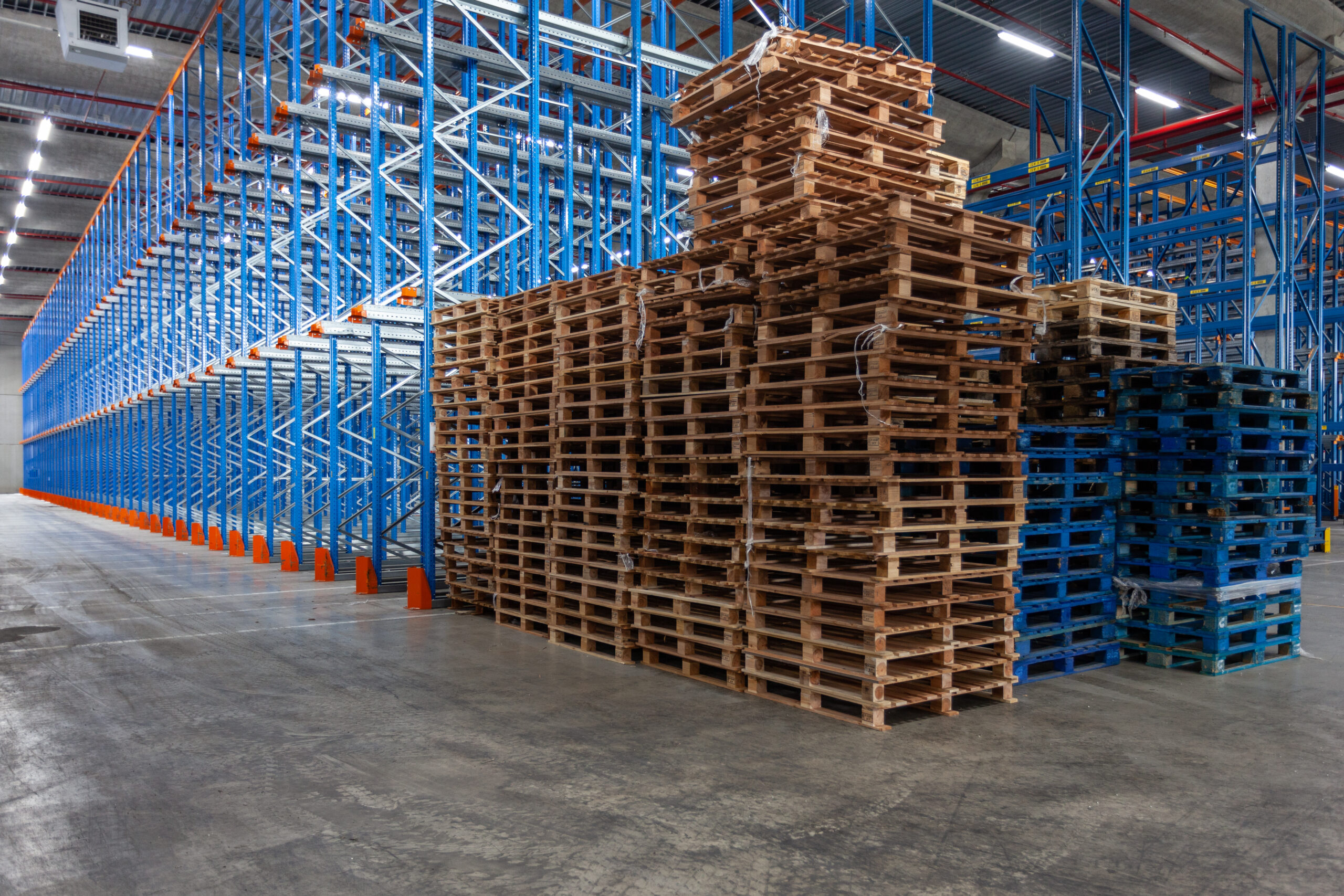 Hyllställ för hyllor